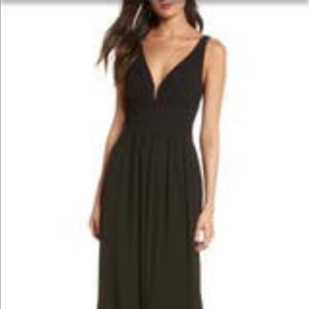 Lulu’s v-neck chiffon a-line gown